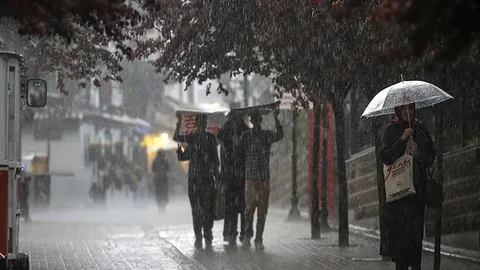 Meteorolojiden ilginç hava durumu: 13 ilde yağış alarmı!