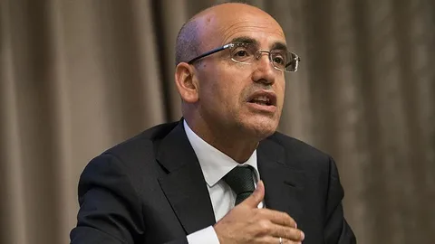 Mehmet Şimşek: Yeni vergi paketi dar gelirli vatandaşları göz ardı ediyor!