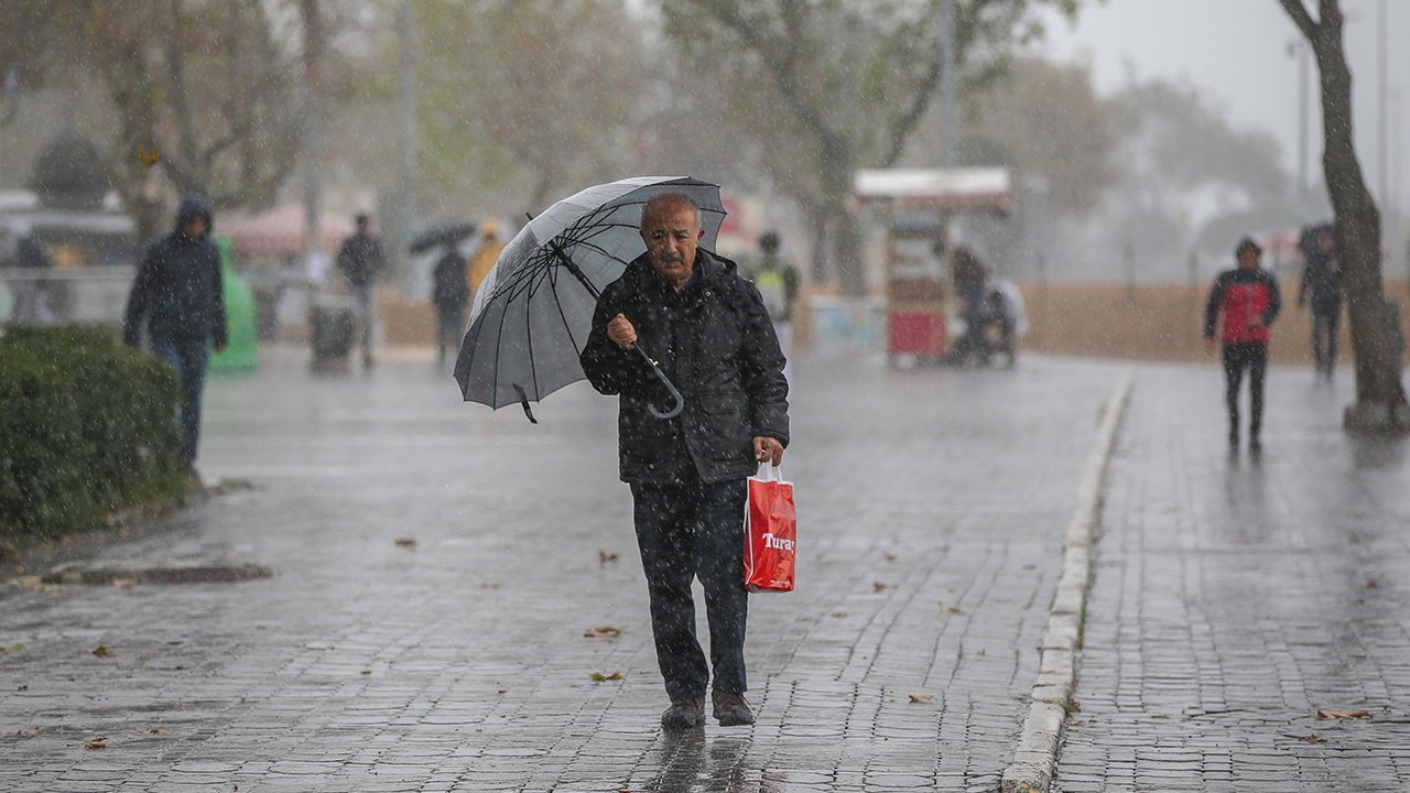 Meteoroloji'den 19 şehre kuvvetli yağış ve rüzgâr uyarısı…