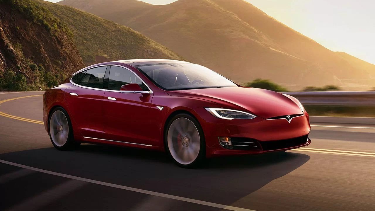 Tesla, en uygun fiyatlı modelini satıştan kaldırdı…