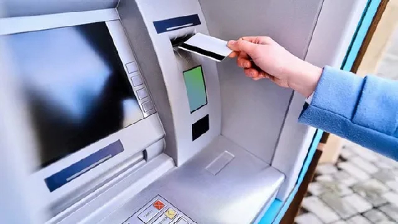 Yarın başlıyor: ATM’ye kartınızı takarsanız bu mesajla karşılaşacaksınız!